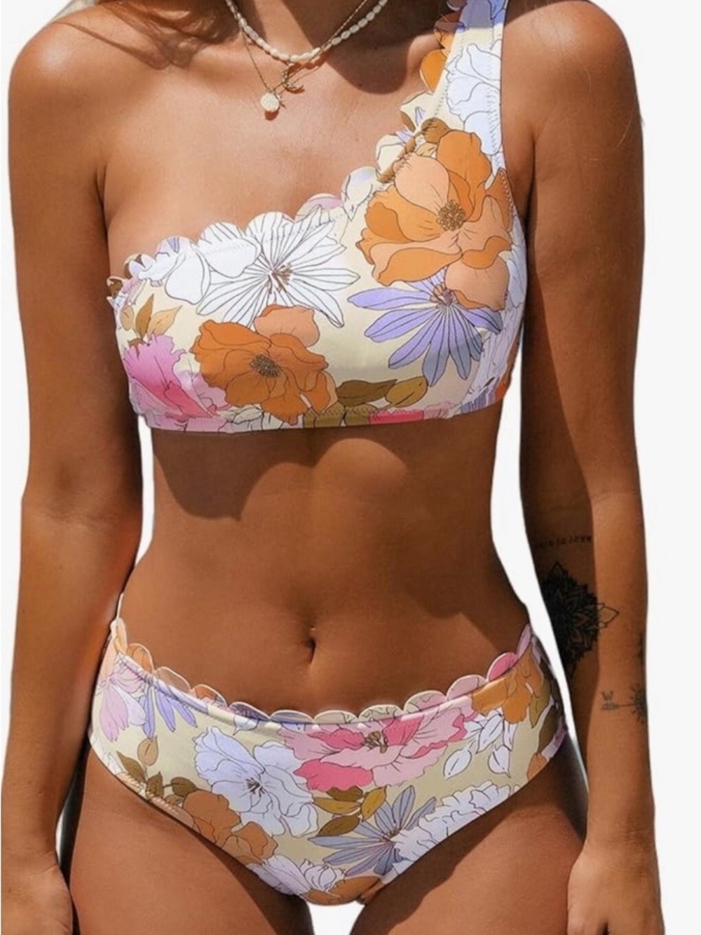 CUPSHE Two Piece , One Shoulder Scalloped Bathing Suit.  Size Large